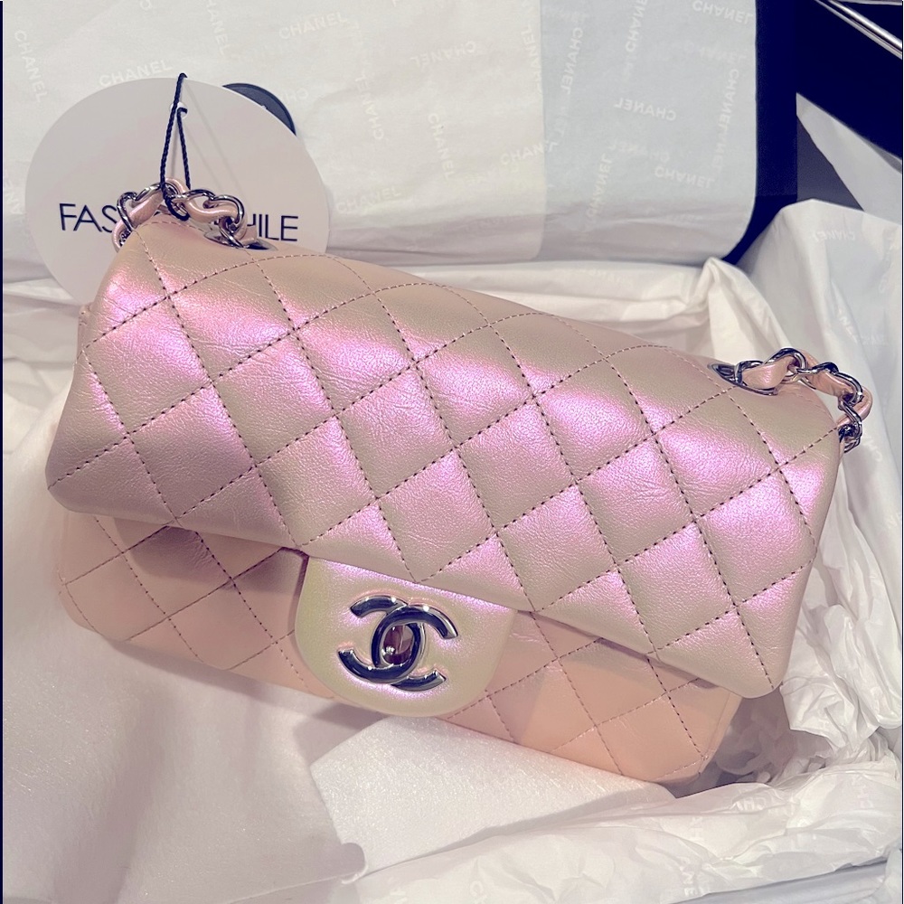 Chanel mini classic